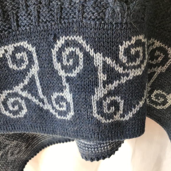 Connemara Knitwear 100% Pure New Wool Merino Cropped Poncho Made in Ireland Blue - Picture 6 of 13